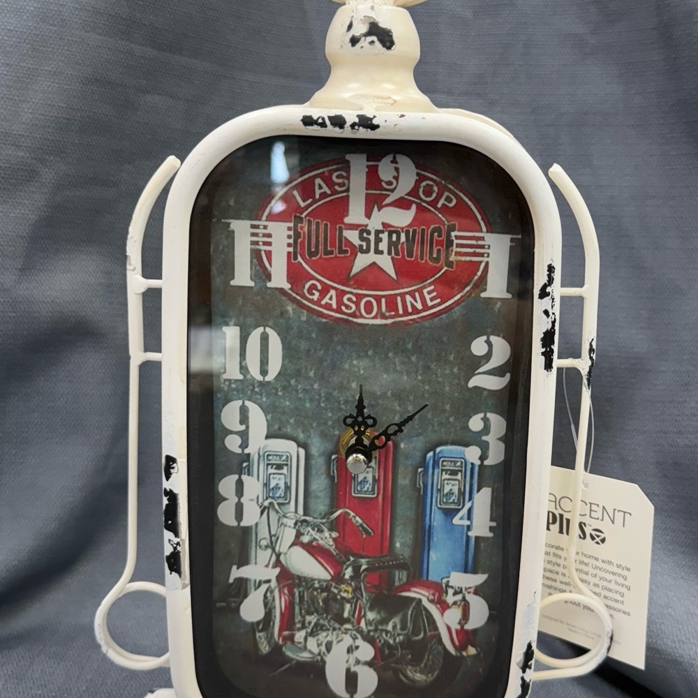 Vintage looking table clock, looks like gas pump